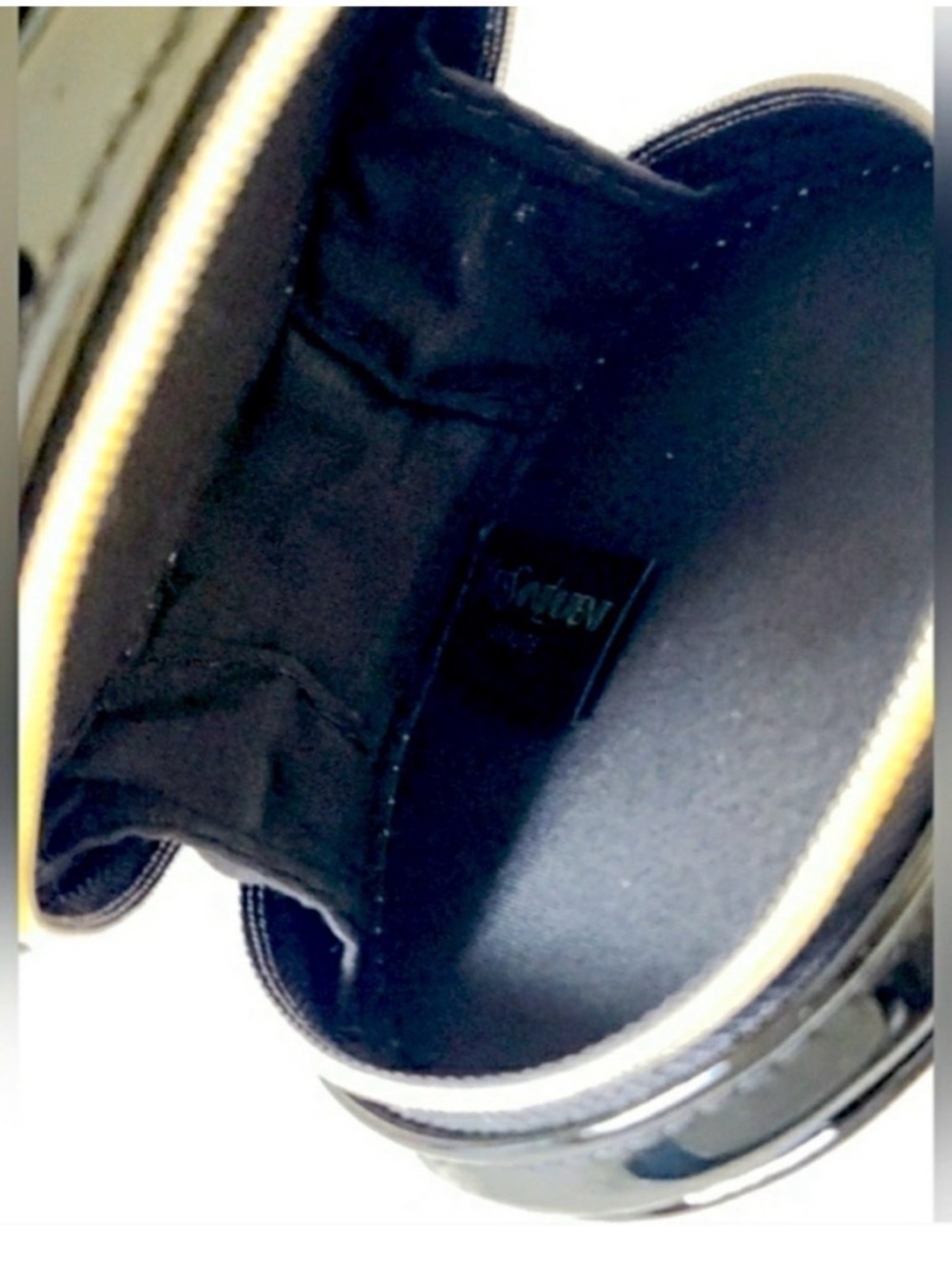 Black Patent Round Cosmetic Case - Picture 5 of 9